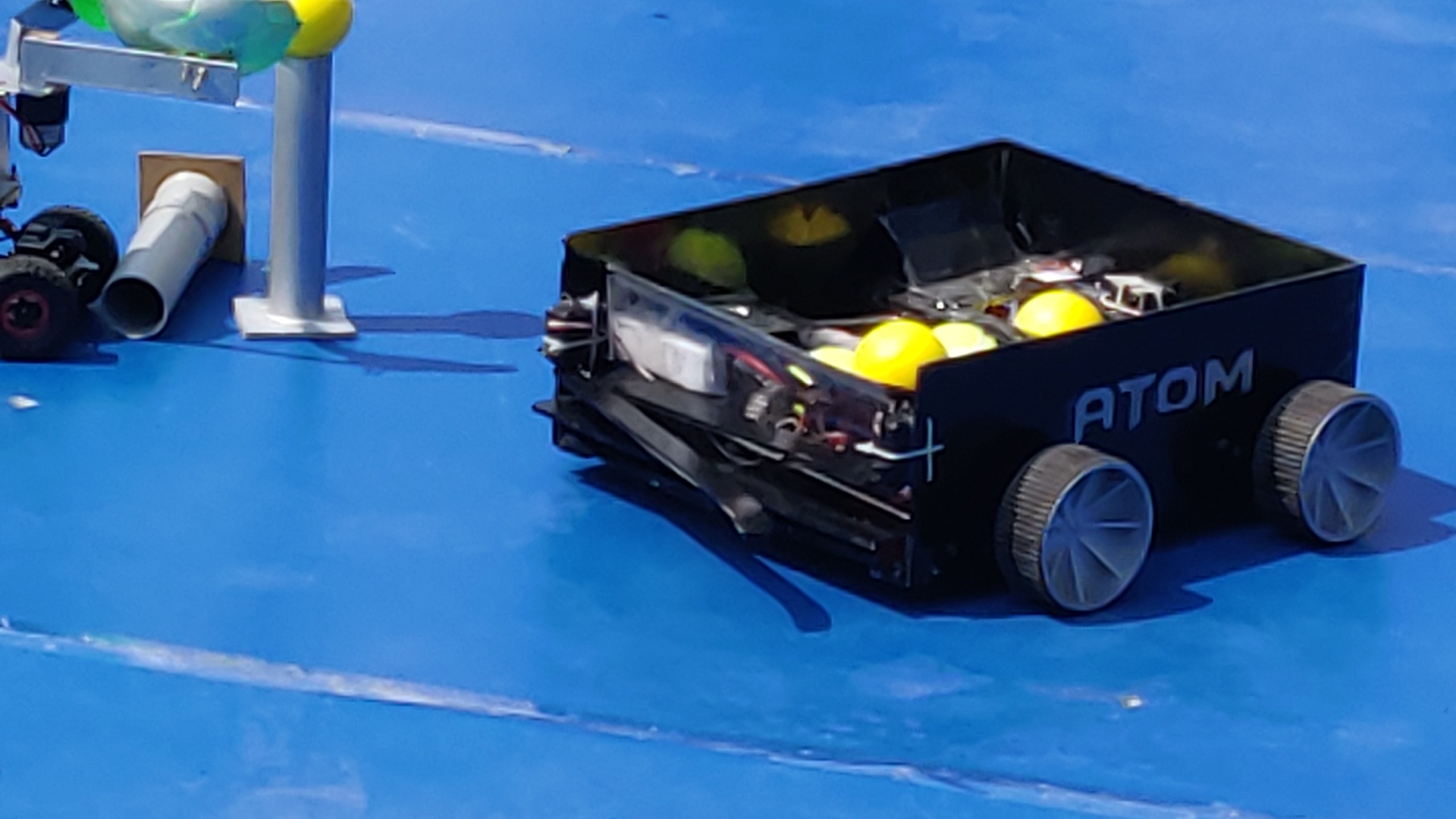 Autonomous Ball picking Robot